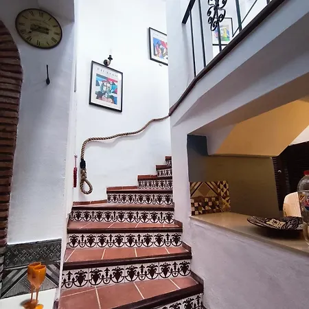 La Biznaga - * Comares